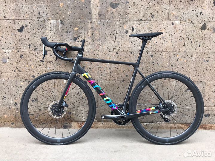 Шоссейный велосипед Factor O2 VAM Attaquer LTD