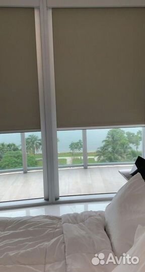 Рулонные шторы день-ночь с электроприводом