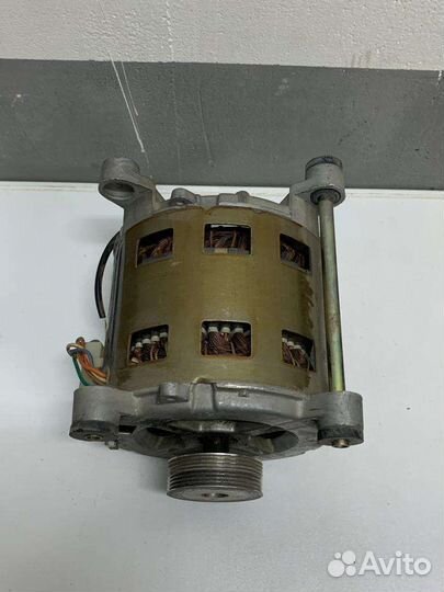 Двигататель стиральной машины Ariston