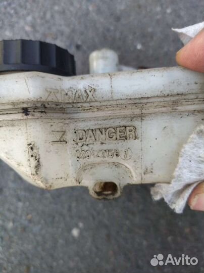 Бачок тормозной жидкости Citroen Xsara Picasso 020