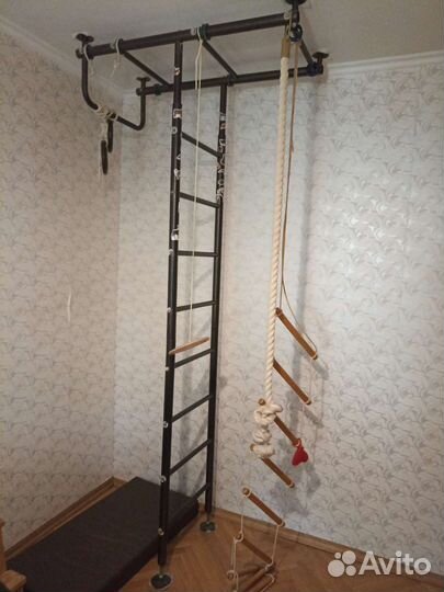 Шведская стенка с турником