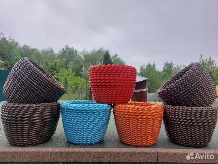 Кашпо ручной работы из искусственного ротанга