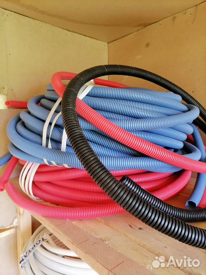 Трубы металлопластиковые и защитные