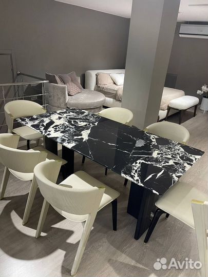 Модные стулья в гостиную