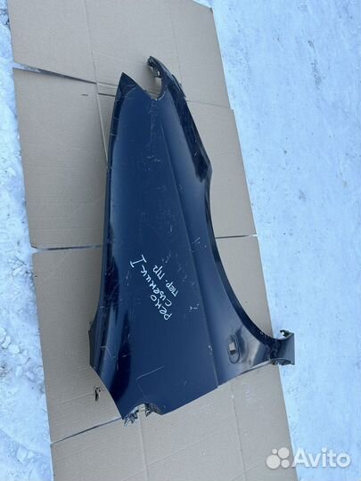 Переднее правое крыло Renault Scenic 1