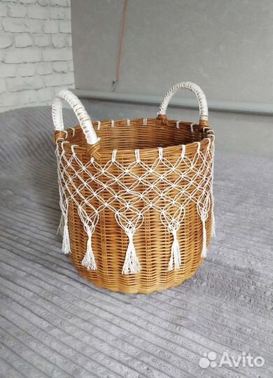 Корзина, кашпо для цветка
