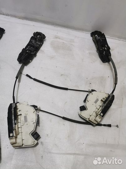 Замок задней двери R и L Skoda Fabia 2 2013г