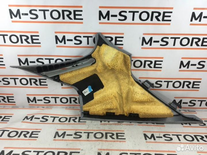 Обшивка стойки задняя правая Mercedes-Benz C-Class