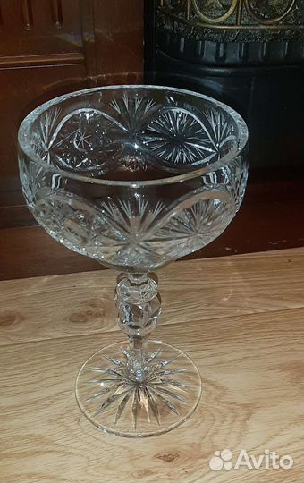 Хрустальная конфетница ваза на ножке