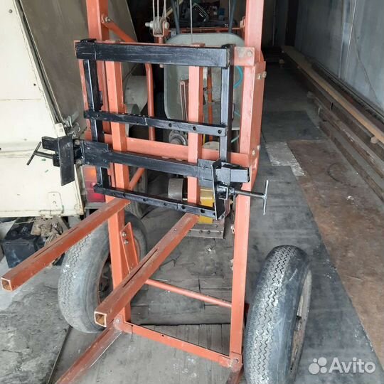 Апилифт-погрузчик