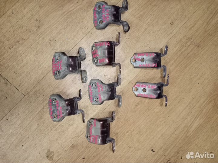 Петли дверей Субару трибека В 9