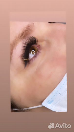 Скоростное наращение ресниц