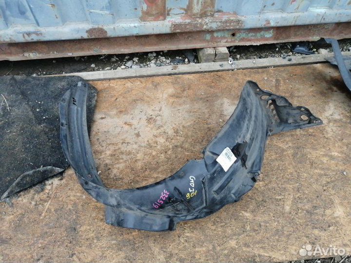 Подкрылок передний левый Honda Fit GD1