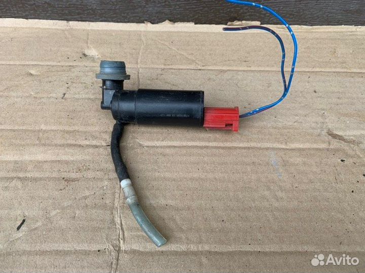 Насос омывателя задний Toyota Corolla E120 1.4