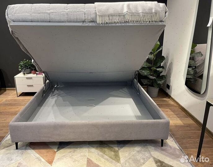 Дизайнерская кровать с доставкой