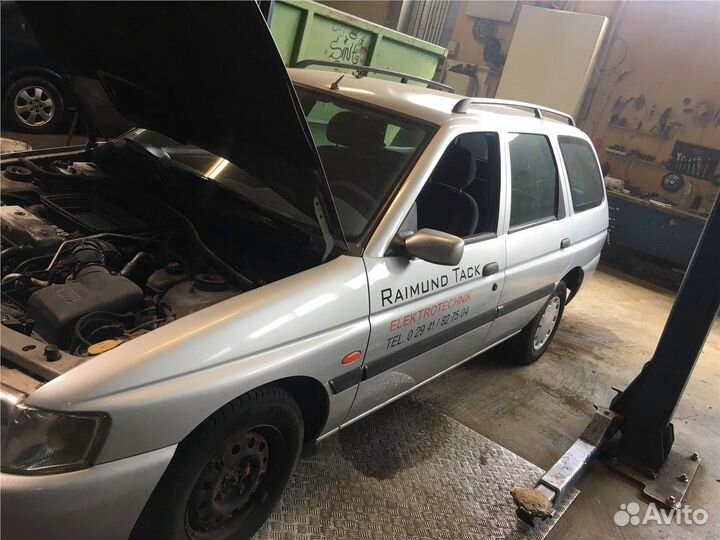 Разбор на запчасти Ford Escort