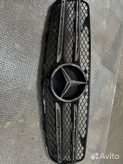 Решетка радиатора в сборе Mercedes-Benz