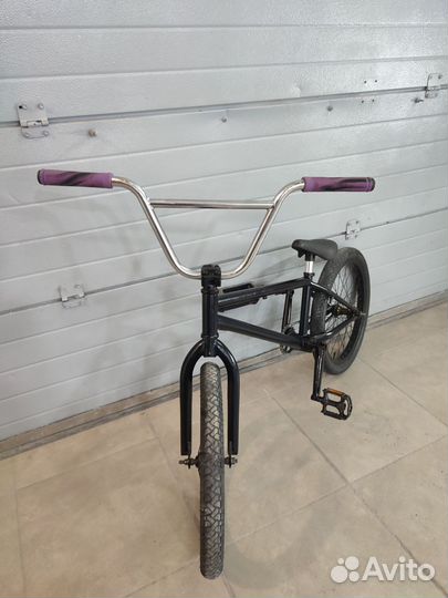 Трюковой велосипед BMX