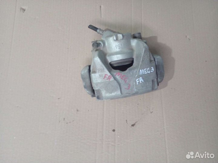 Суппорт тормозной передний Renault Megane 3