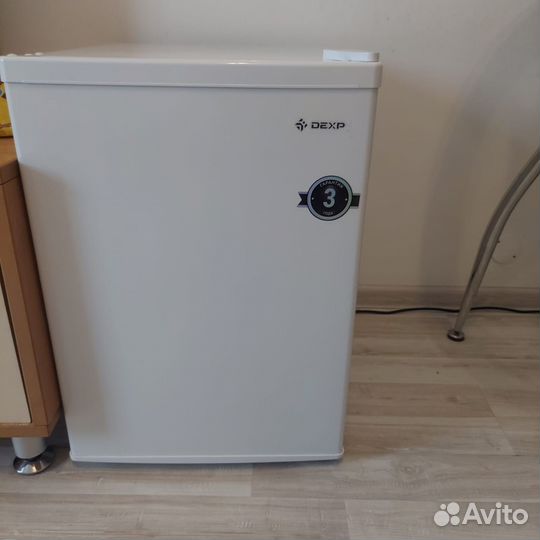 Холодильник компактный dexp RF-SD070MA/W белый