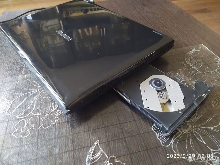 Ноутбук Samsung NP-R60XY05/SER