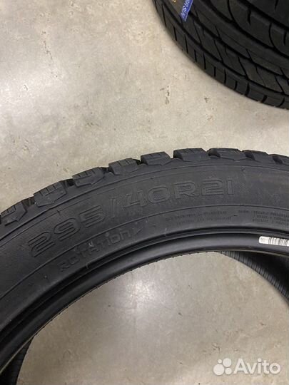 Nokian Tyres Hakkapeliitta 9 SUV 295/40 R21 111T