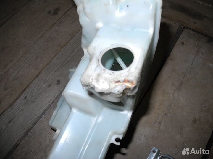 Бачок омывателя оригинальный mazda 3 bk хэтчбек