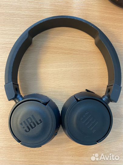 Беспроводные наушники jbl