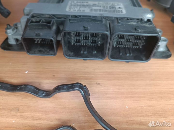 Запчасти на peugeot 3008