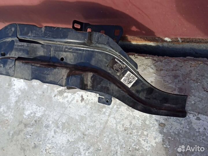 Усилитель перед бампера Tiguan 2, оригинал, б/у