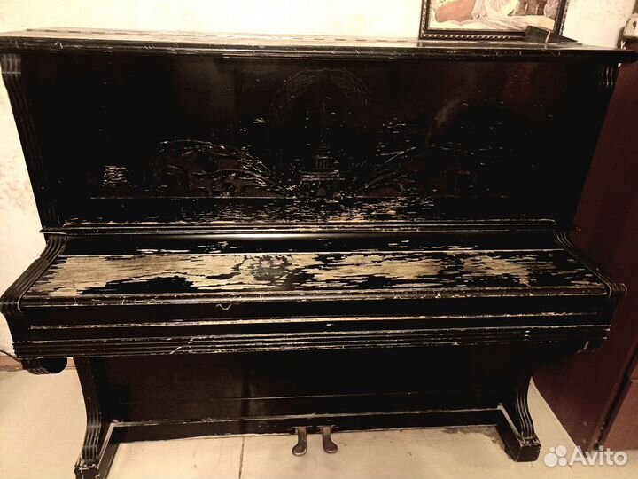 Фортепиано Красный Октябрь