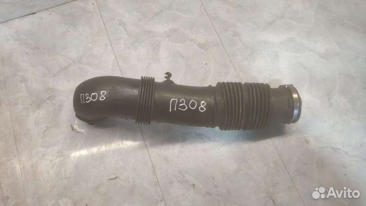 Патрубок воздухозаборника Peugeot 308