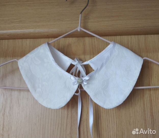 Съемный воротничок белый