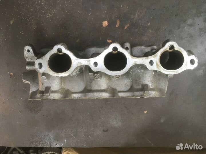 Впускной коллектор Infiniti VQ35DE 14003AM610