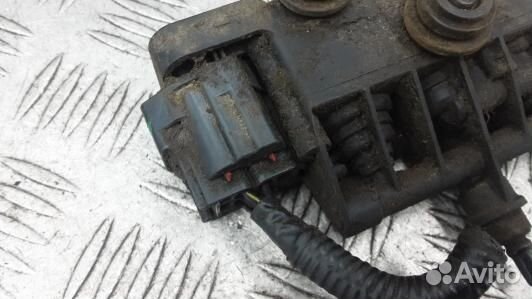 Клапан пневмоподвески land rover discovery 3 (ZNI1