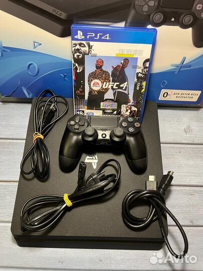 Sony Playstation 4 slim + UFC 4