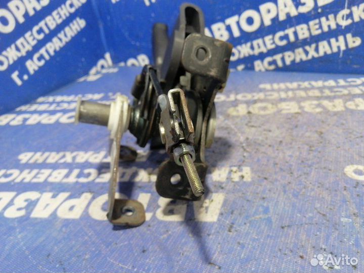 Ручник Hyundai Elantra Xd седан 2007