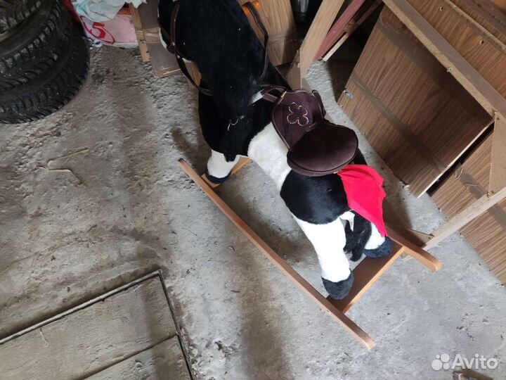 Детская качалка лошадь