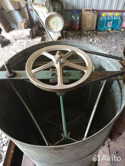 Медогонка трех рамочная