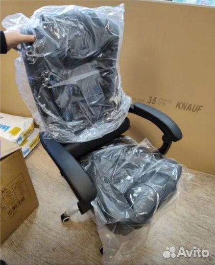 Офисное кресло