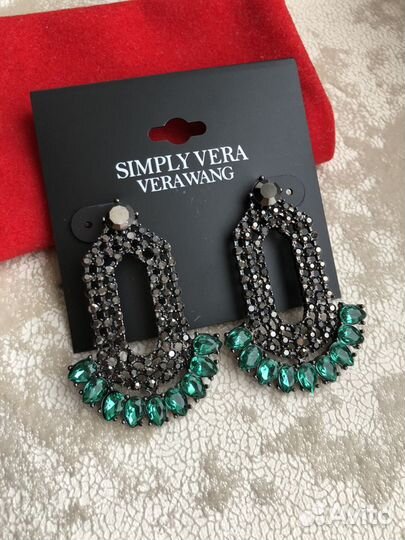 Шикарные серьги от Vera Wang