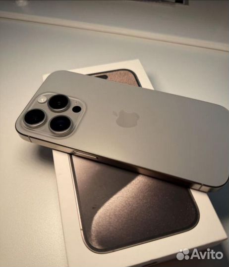 iPhone 15 Pro, 256 ГБ