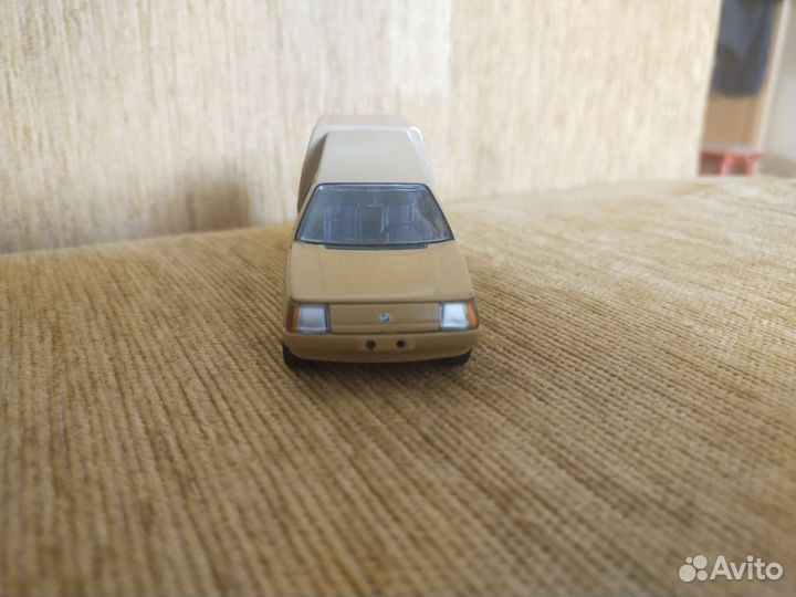 Модель автомобиля заз 11055 Автолегенды СССР