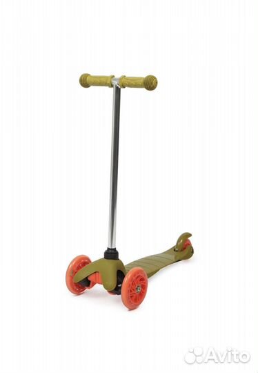 Самокат трехколесный