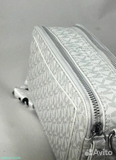 Женская сумка через плечо от Michael Kors: шик