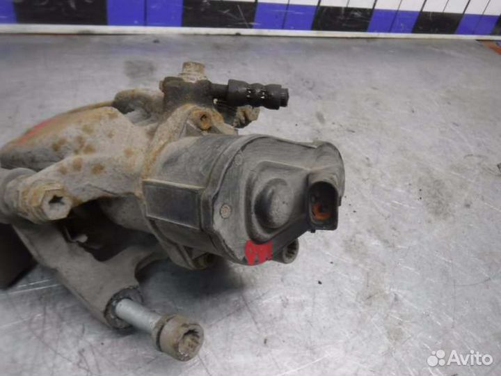 Суппорт задний правый Volkswagen Tiguan cava 2009