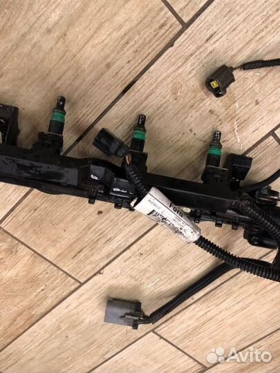 Топливная рейка Ford Focus 2 хетчбек 1.6 2008