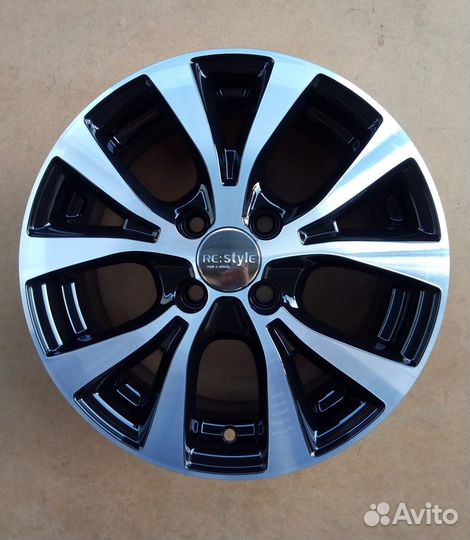 Диски литые R15 Replikey BD сверловка 4*100 новые