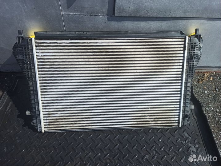 Интеркулер Volkswagen Golf R 1K0145803BP