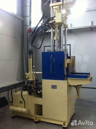 Вертикальный термопластавтомат ARK-plast TA-300S